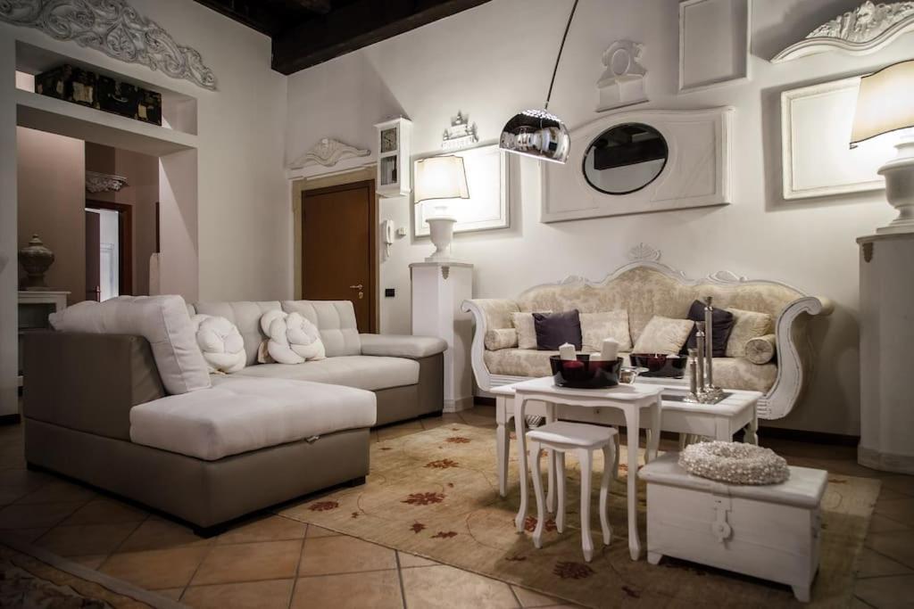 Piazza Erbe Luxury Apartment 维罗纳 外观 照片