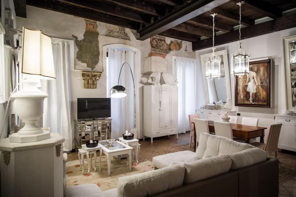 Piazza Erbe Luxury Apartment 维罗纳 外观 照片